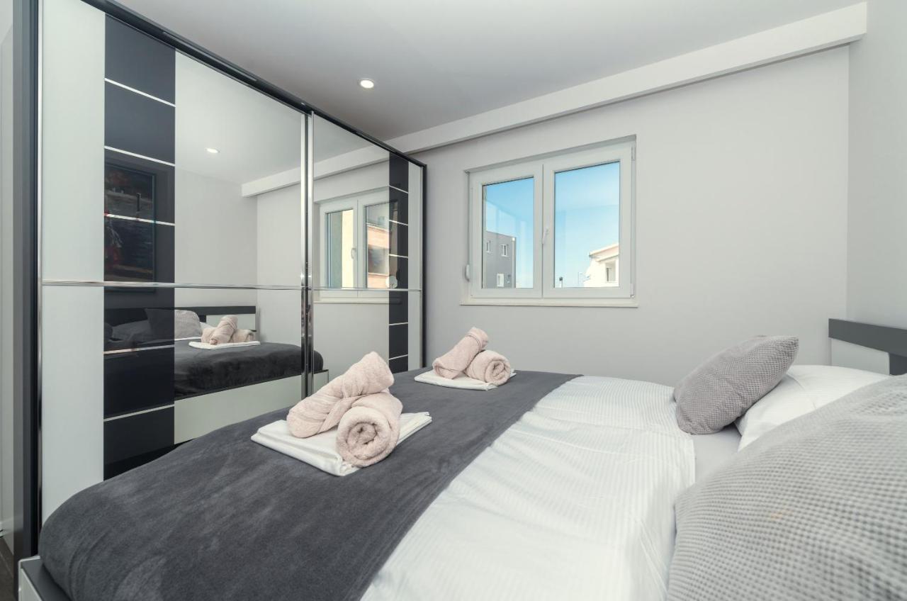 Luxury Apartment Purple Summer Sea View Makarska Exterior foto